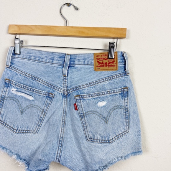 Levis 501 Light Blue Distressed Denim Shorts Size 26 - Picture 5 of 6